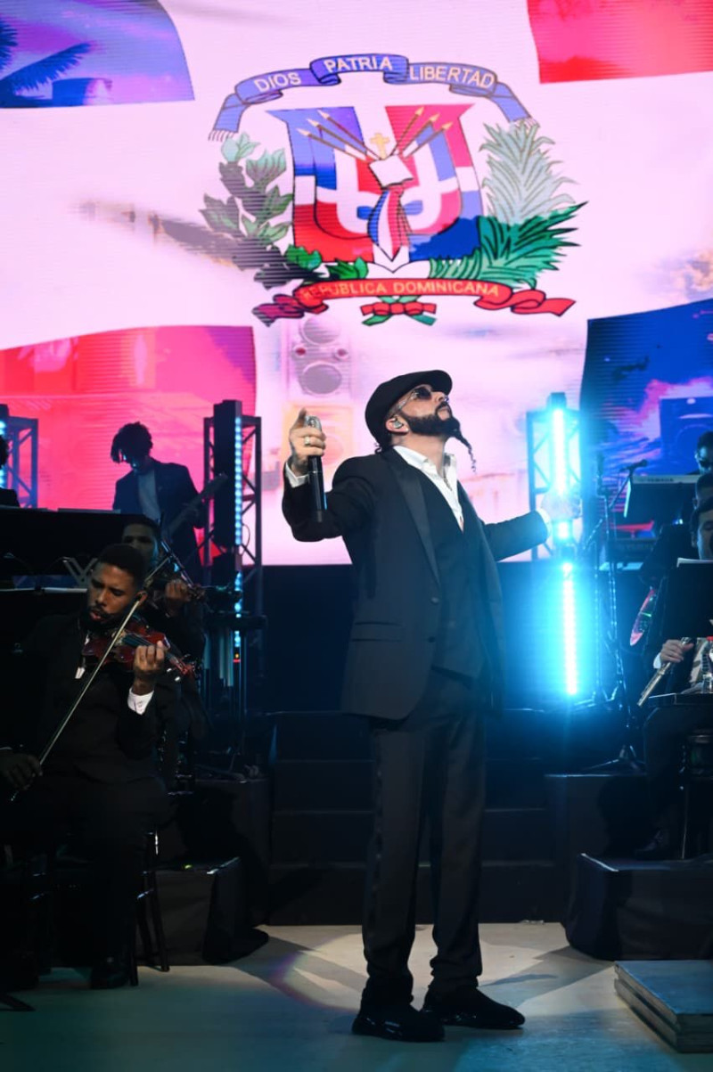 Yandel durante su concierto en Altos de Chavón, La Romana