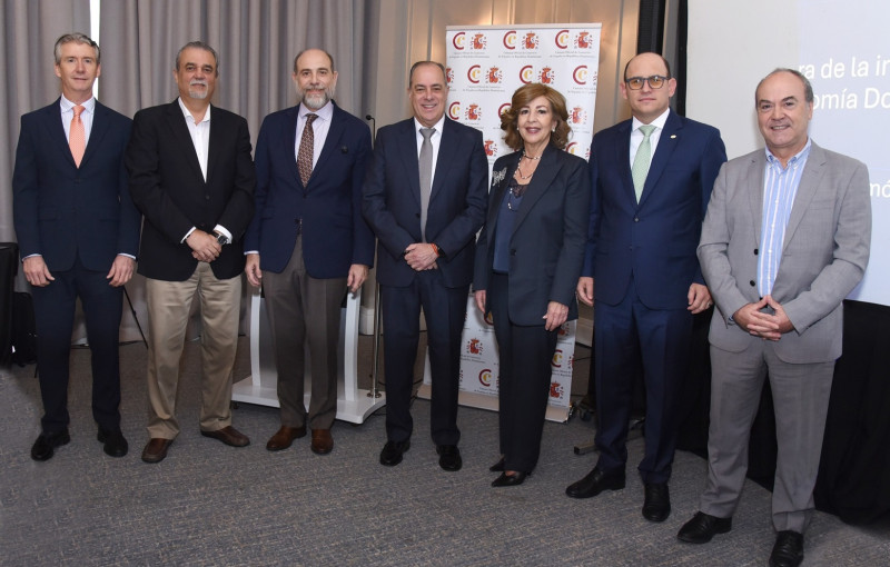 Ricardo Felip, Artur Cabré, José Luis De Ramón, Francisco Pérez, Pilar Serret, Edgar del Toro e Iban Campo