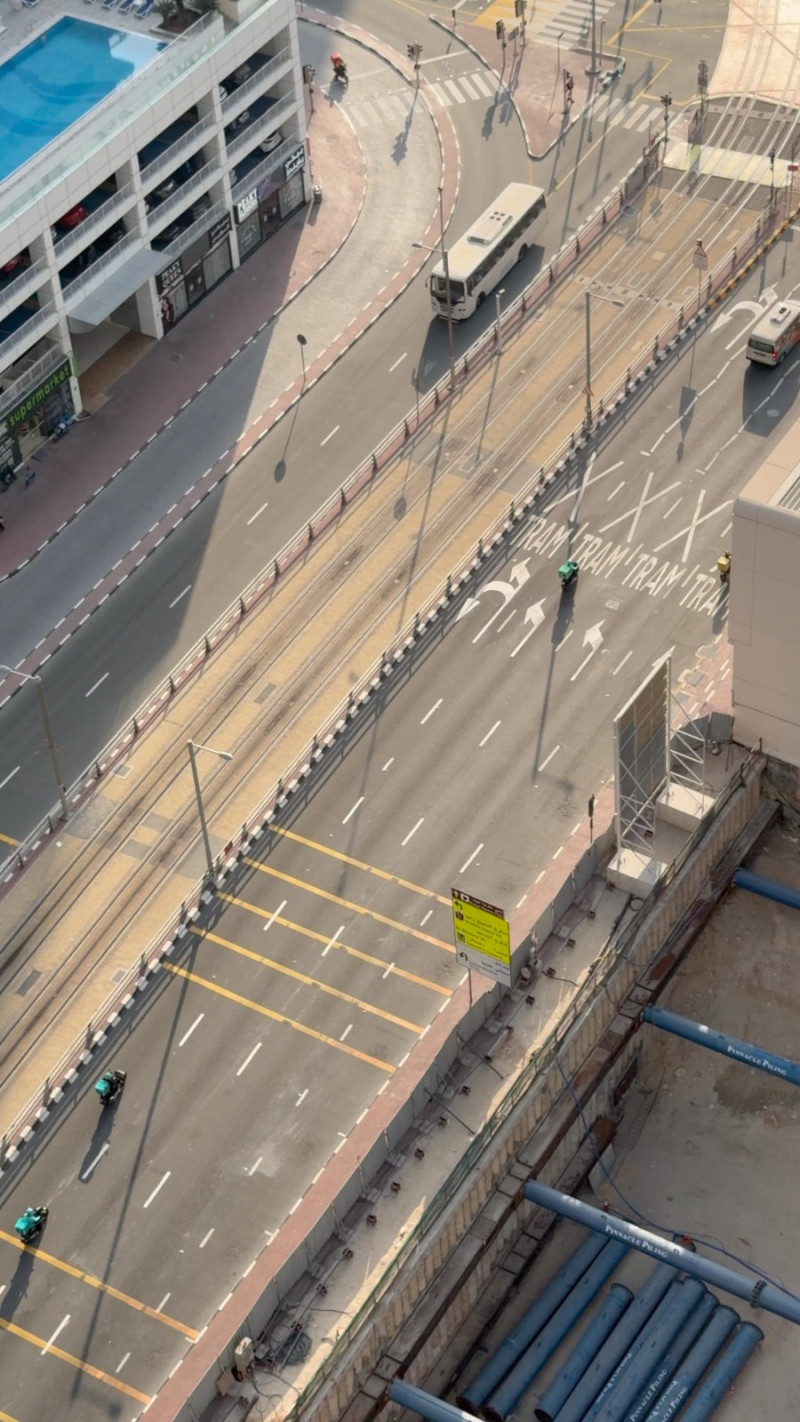 La circulación vehicular en Dubái ha sido mínima desde el inicio de los bombardeos.