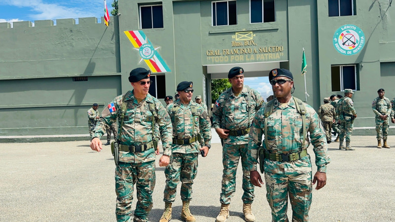 Comandante del Ejército supervisa el 10mo. Batallón de Infantería en la frontera.