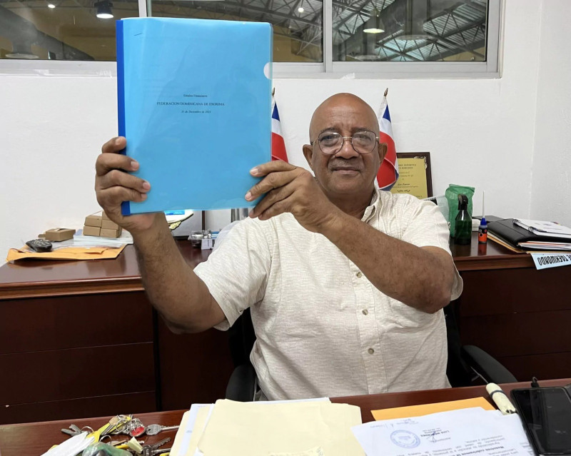 Luis Ciprián, presidente de la desafiliada Federación Dominicana de Esgrima.