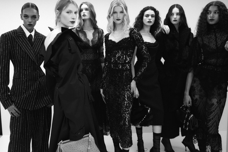 Dolce & Gabbana, mujer otoño-invierno 2026, fotos detrás de la pasarela.