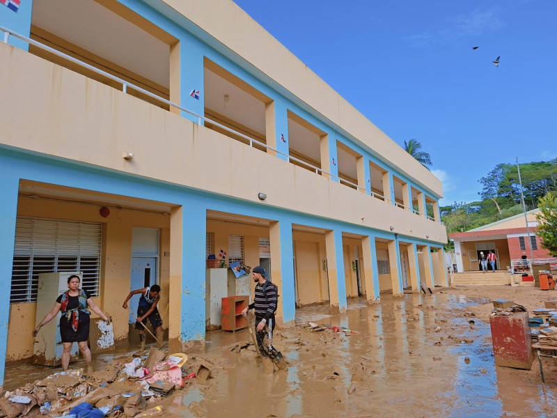 Escuela afectada por inundaciones en  Gaspar Hernández.