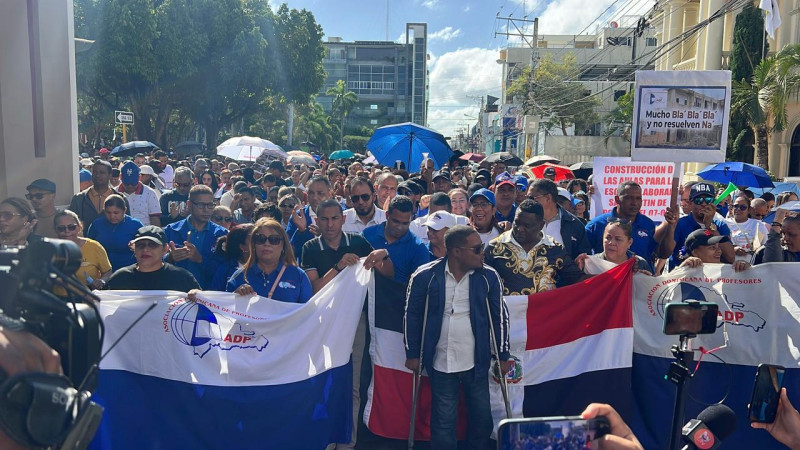 Gremio de la ADP en protesta en el Cibao.