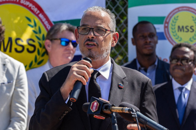 Precisó que se deberán reforzar las capacidades operativas de la Policía Nacional de Haití, las Fuerzas Armadas de Haití y la Fuerza de Represión de Pandillas para recuperar el control total