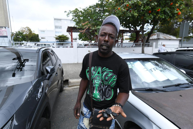José Julio Sentil, parqueador informal.