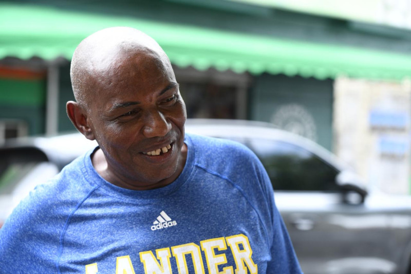 Juan Carlos Castillo, parqueador informal.