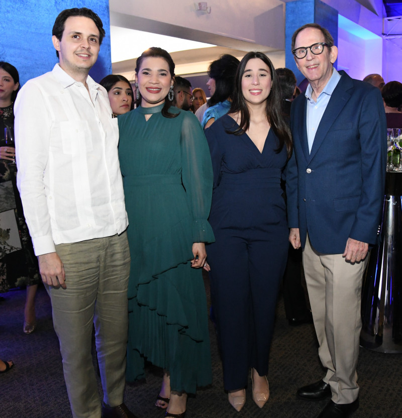 Sebastián Prieto, Evelyn Castillo, Nicole Munnet y Orlando Prieto.