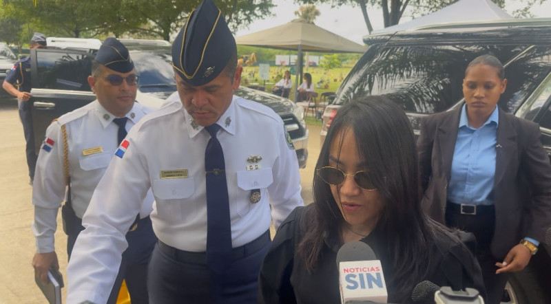 La mañana del sábado, el cuerpo del profesor Ramón Darío Reynoso González será trasladado hacia Villa Isabela, donde le darán cristiana sepultura.