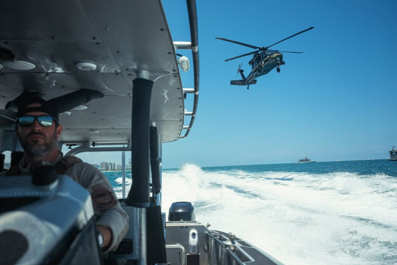 Operativo marítimo y aéreo desplegado por autoridades estadounidenses.