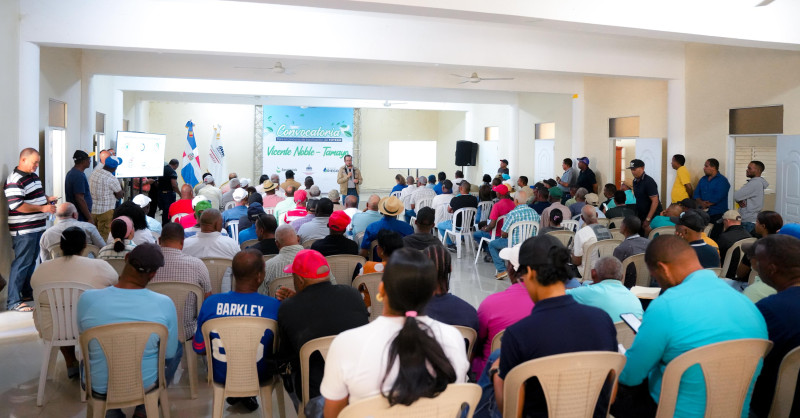 En un acto celebrado en la Casa de la Cultura de Tamayo, el director ejecutivo de la TNR, Claudio Caamaño Vélez, ue las prioridades incluyen mejorar infraestructuras de riego.