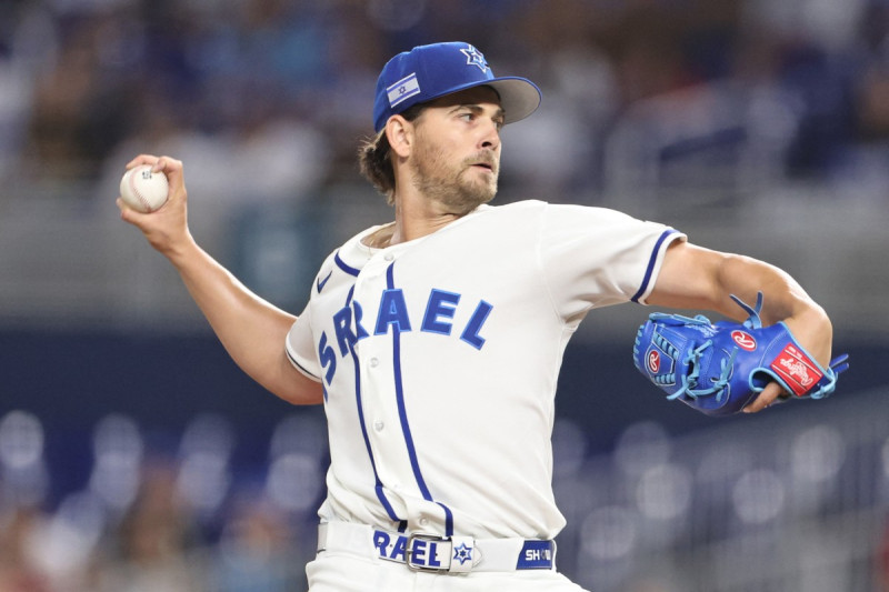 Dean Kremer, de Israel, labora durante el partido frente a Nicaragua en el Clásico Mundial de Béisbol, el 8 de marzo de 2026.