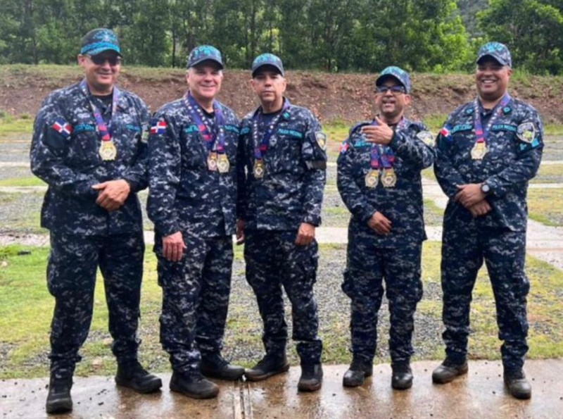 El general Jhonny Soto Abreu, el capitán Jaime Roldán , el primer teniente Leo Pujols, el segundo teniente Jaime Gutiérrez y el sargento mayor Edgar Ulerio impusieron su calidad en las pruebas de tiro de los Juegos Militares y la Policía Nacional.