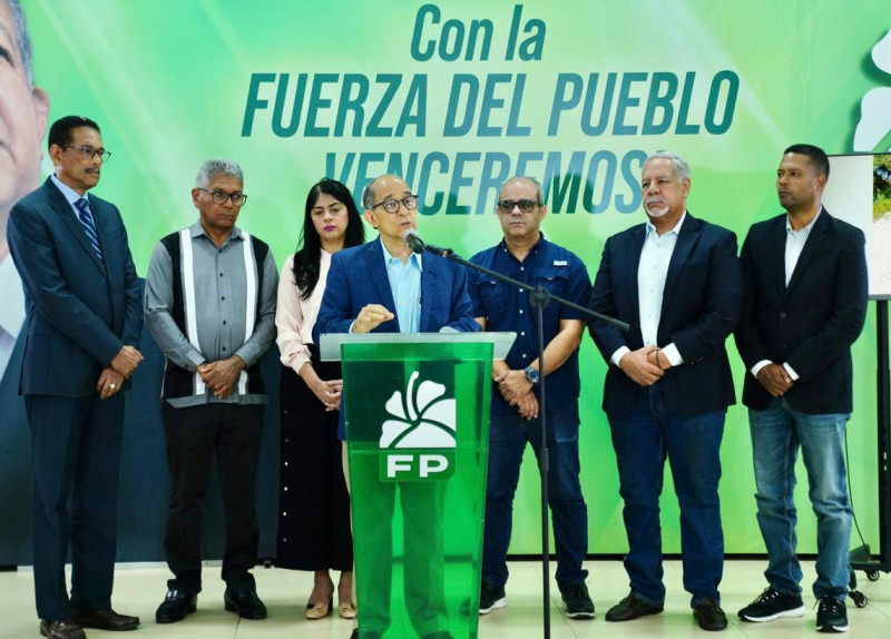 Mariano Germán, titular de la Secretaría de Obras Públicas del partido Fuerza del Pueblo (FP).