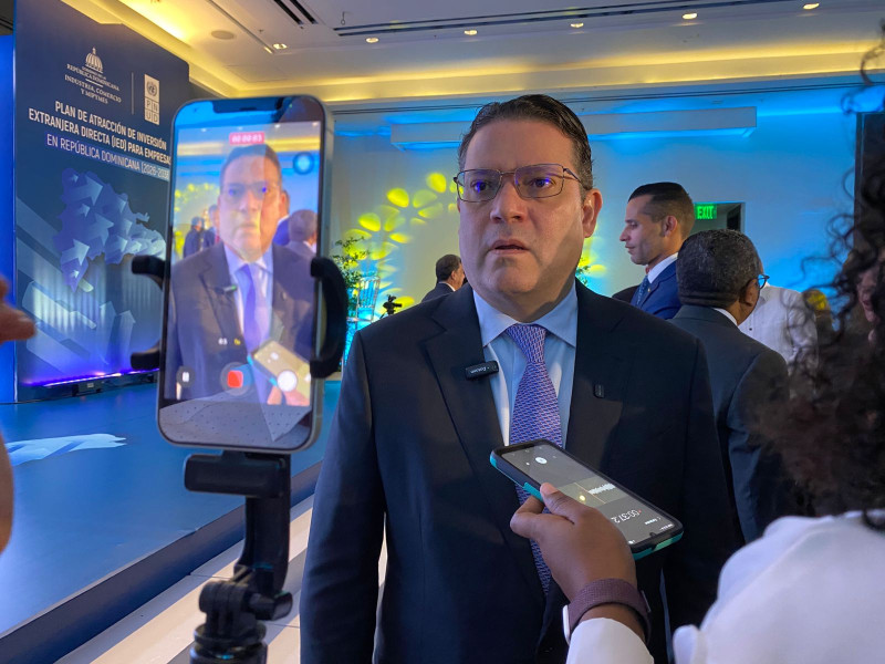 Ministro Eduardo Sanz Lovatón.