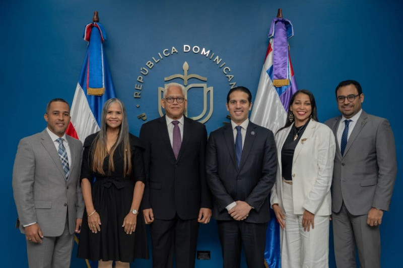 Participantes de la presentación de los avances del Plan de Optimización de la Jurisdicción Inmobiliaria.