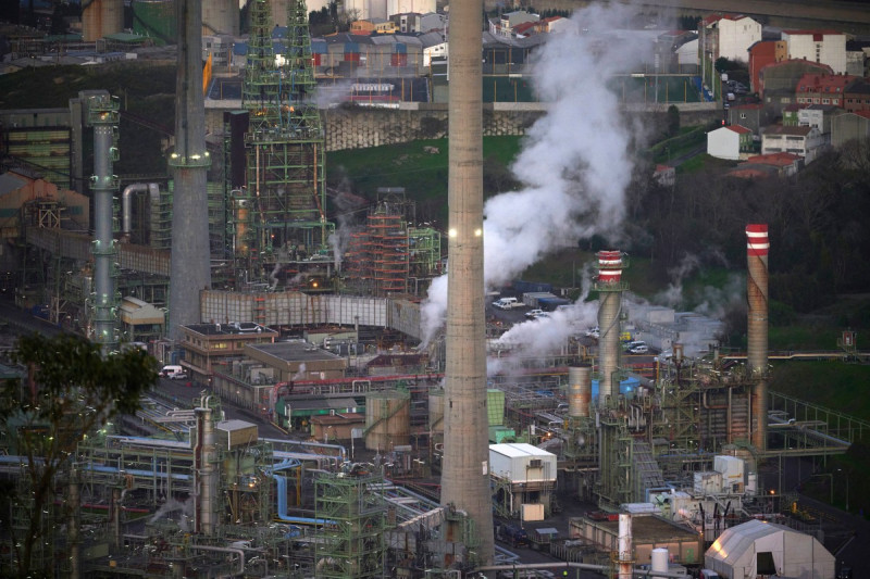 Esta fotografía muestra una vista general de la refinería de petróleo de Repsol en A Coruña, noroeste de España, el 11 de marzo de 2026.
La guerra entre Estados Unidos e Israel contra Irán se ha extendido por el Golfo y más allá.