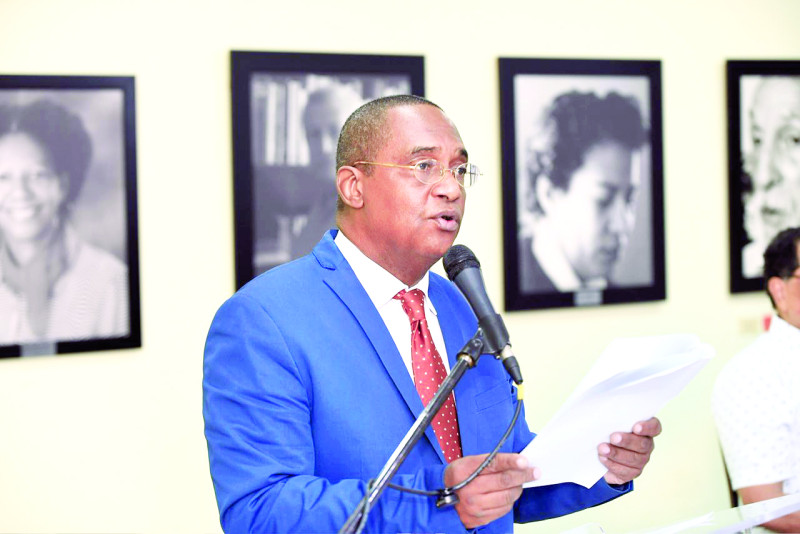 El periodista y escritor Manuel Nova presentó la novela histórica " Sable".