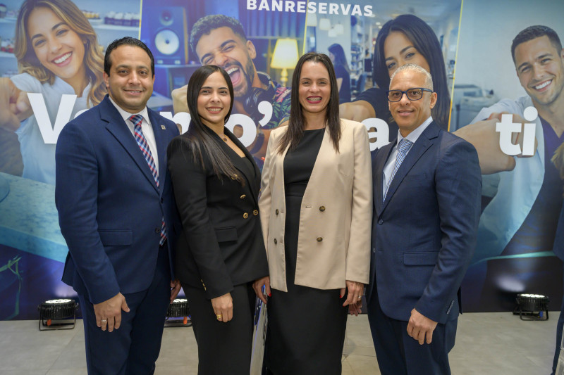 Eldy Núñez, Gissel Rodríguez, Lissette Genao y José Liz Castro.