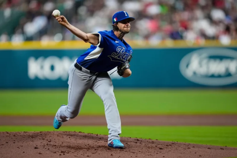 El lanzador de Italia, Aaron Nola, labora ante México en el Clásico Mundial, el 11 de marzo de 2026, en Houston.