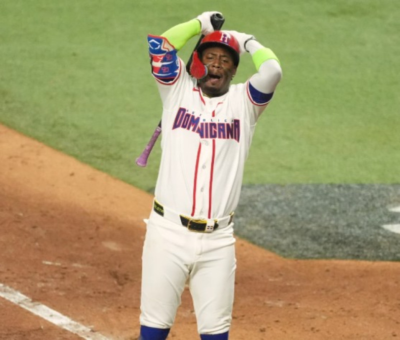 El jugador dominicano Geraldo Perdomo al ser ponchado en la novena entrada.