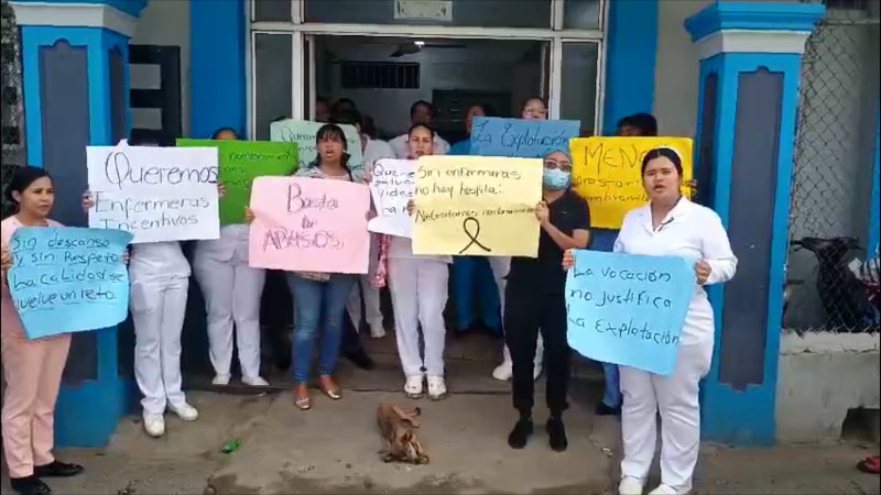 Personal de enfermeria de hospitales de Santiago protestaron reclamando reivindicaciones.