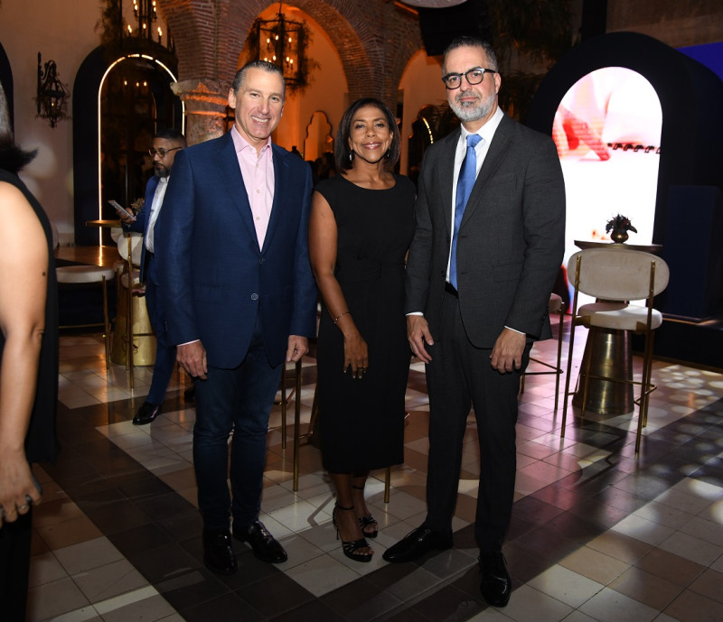Salvatore Bonarelli, Wanda González y Carlos Graveley.