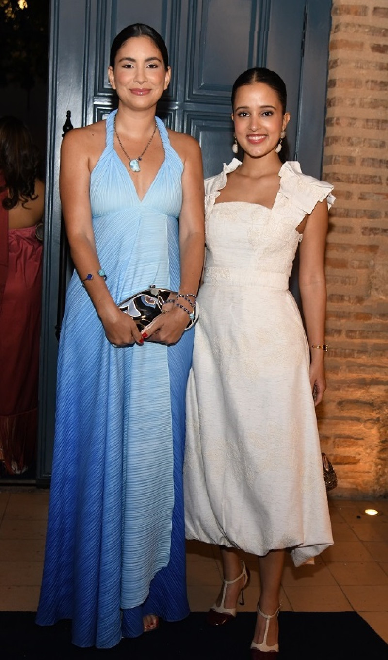 Helen Blandino y Sofia Zanabria.