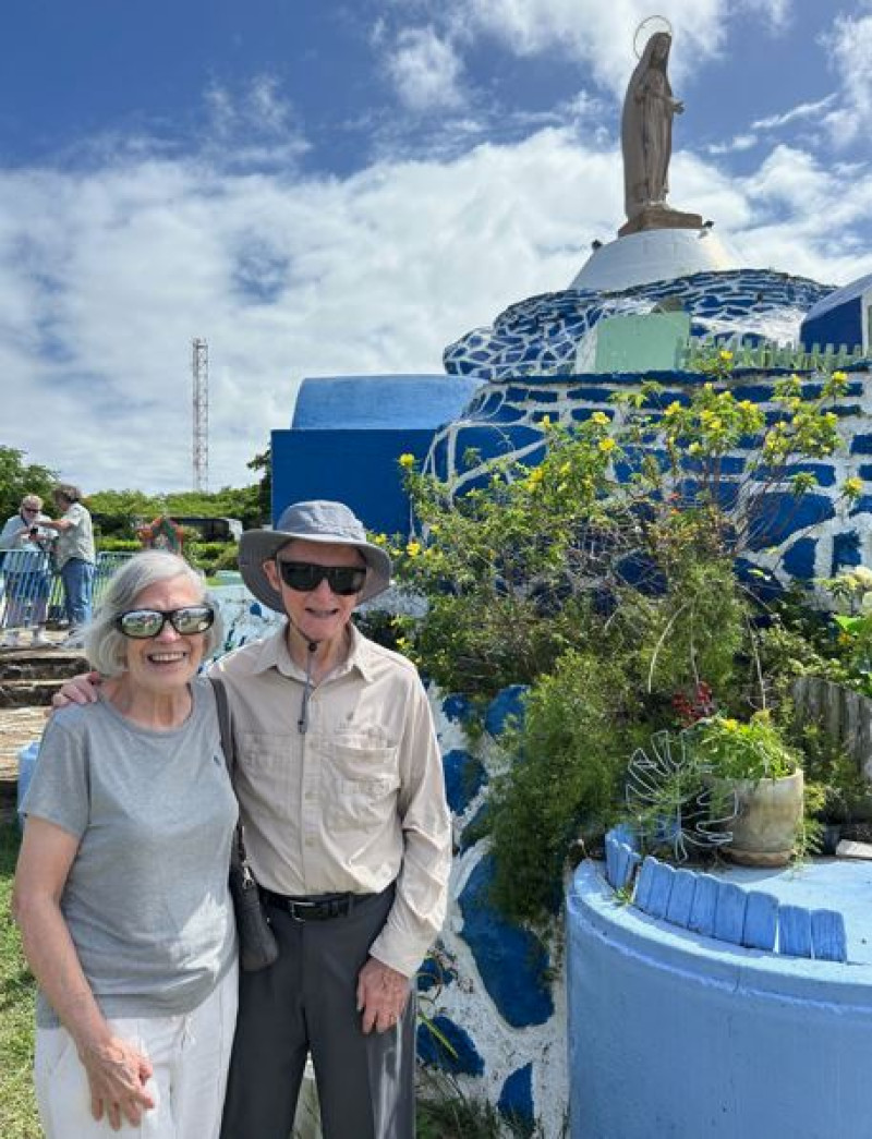 Georgina y Humberto en Notre Dame du Pacifique