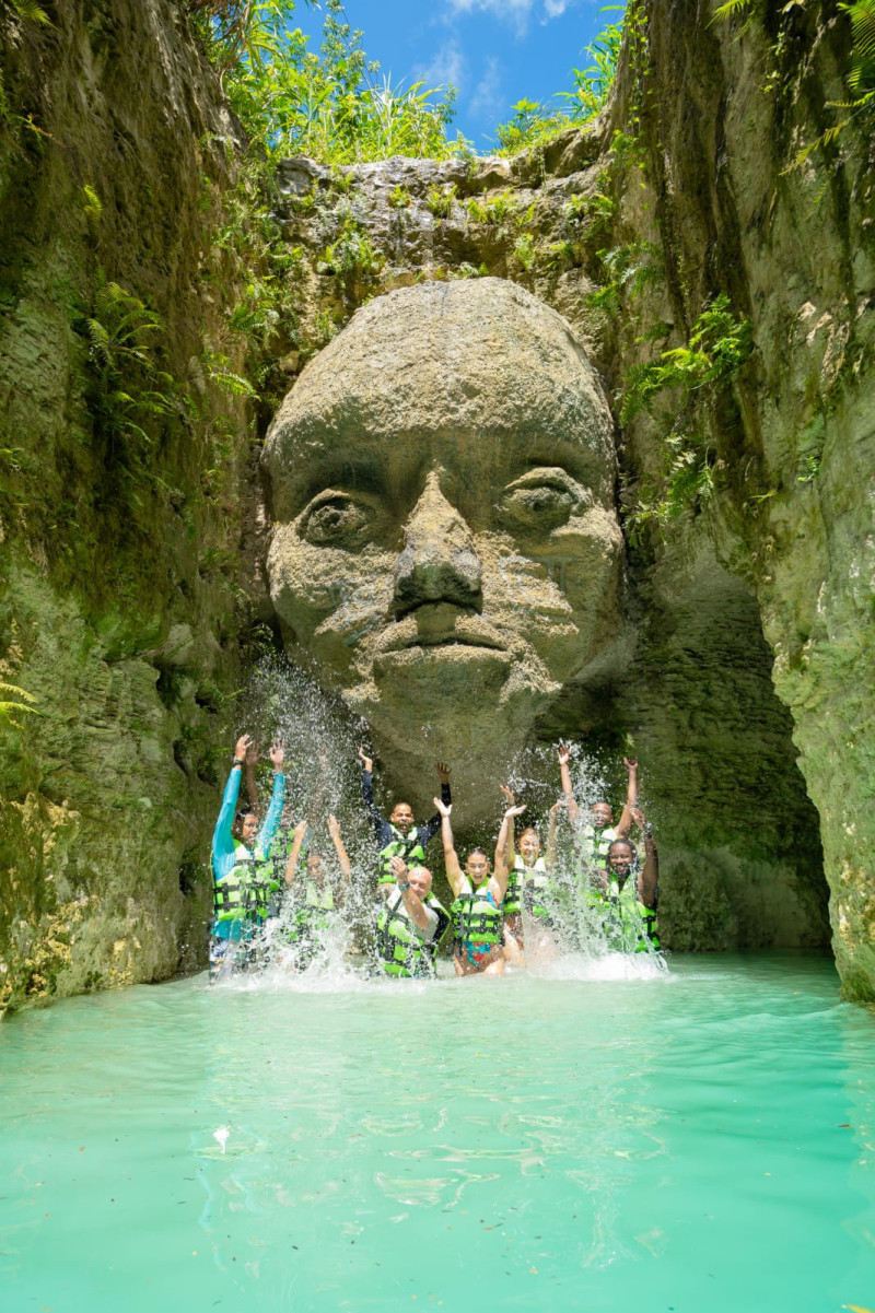 Para acceder al río subterráneo es obligatorio tener chaleco salvavidas