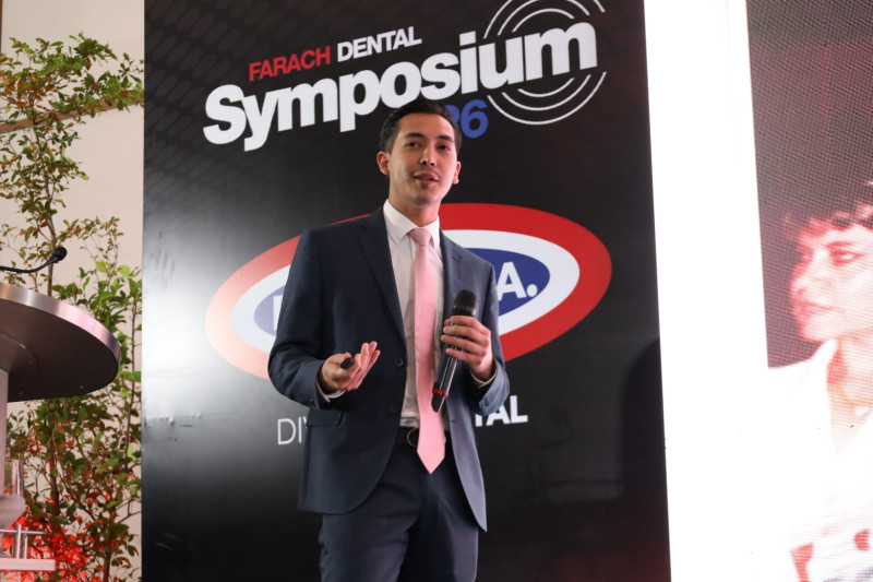 Doctor Arturo Quintero en el Farach Dental Symposium 2026