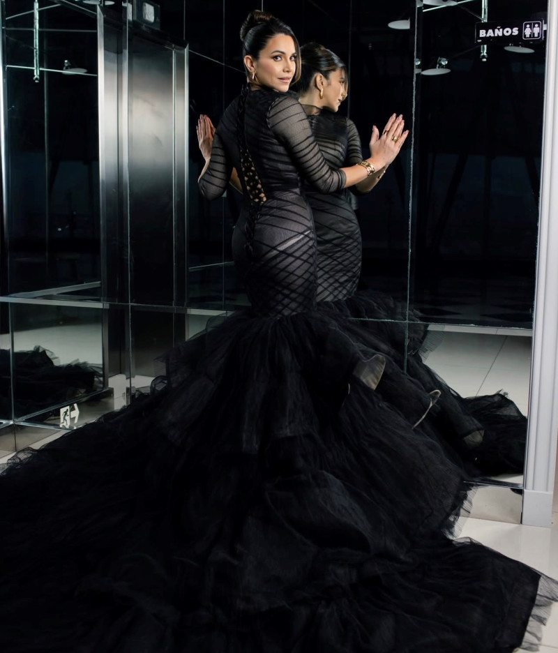 Pamela Sued previo a su llegada al Teatro Nacional para la gala de Premios Soberano 2026.