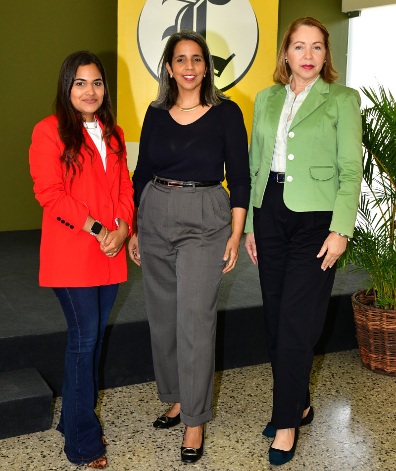 Karline Álvarez, Claudia Montás y Zayenka Martínez.