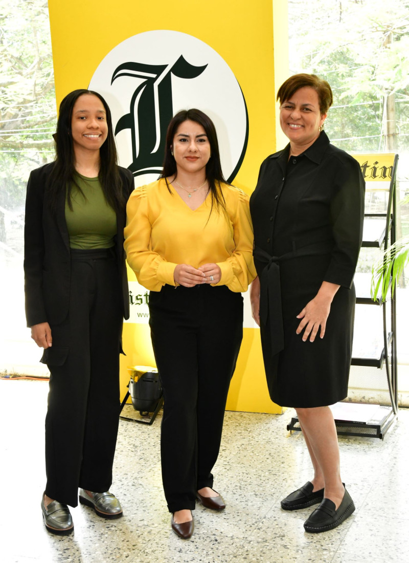 Marjorie Pacheco, Dariolis Molina y Raquel García.