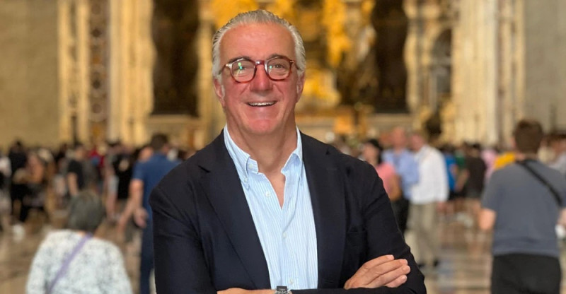 Pep Borrell Vilanova es odontólogo de profesión, conferencista internacional y autor de los libros “Bailando en la cocina” y “Novios 100%”