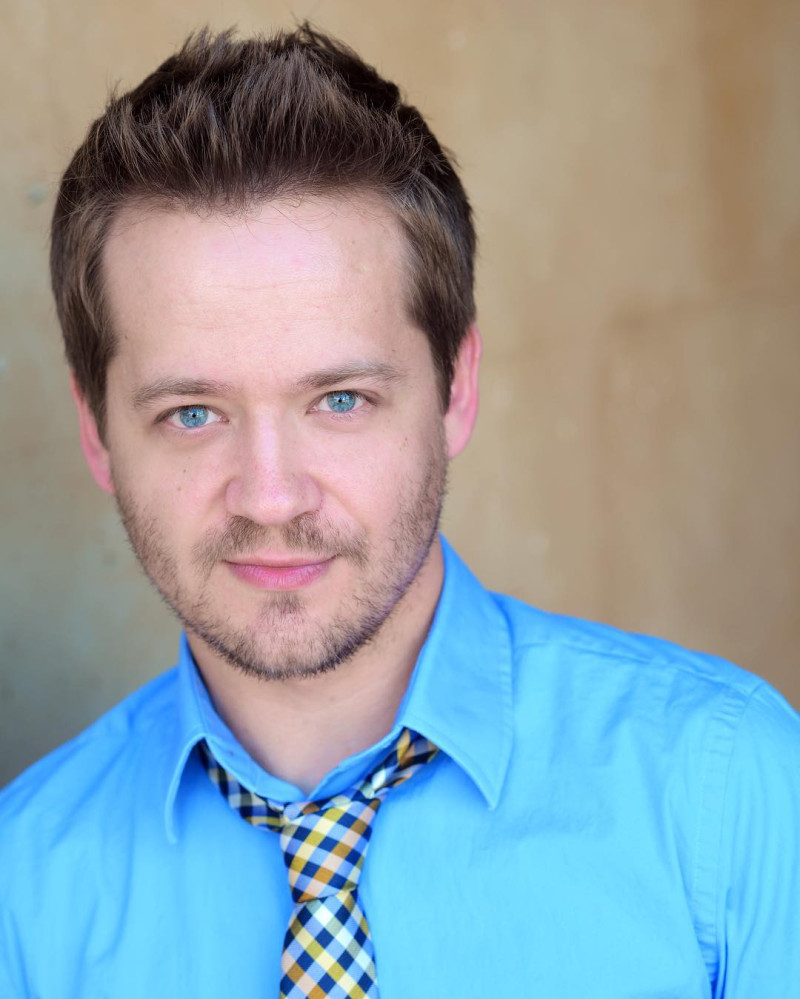 Jason Earles.