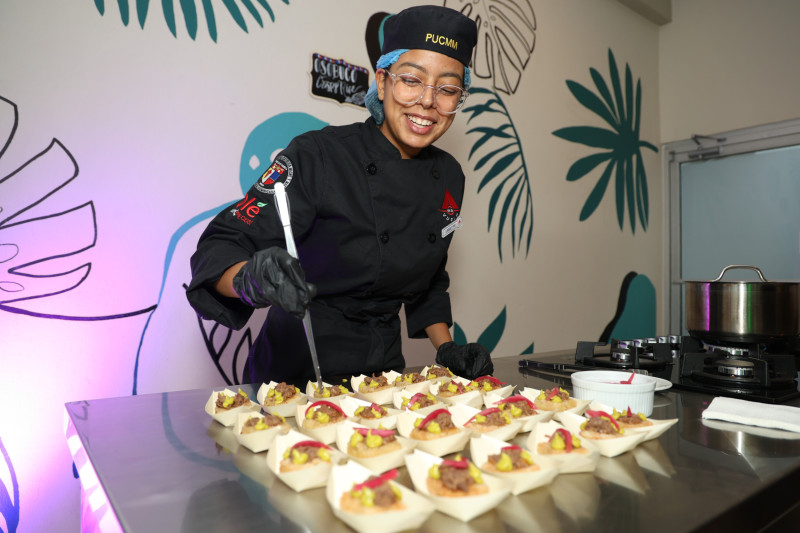 La Madre y Maestra fue la primera universidad del país en valorar el turismo como motor de desarrollo nacional e incluirla como formación académica