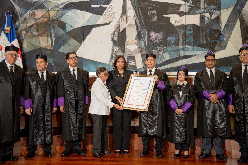 Henry Molina habló ayer al encabezar la XXXVII Juramentación de Abogados, dedicada en esta ocasión a la memoria del destacado jurista Juan Manuel Guerrero.