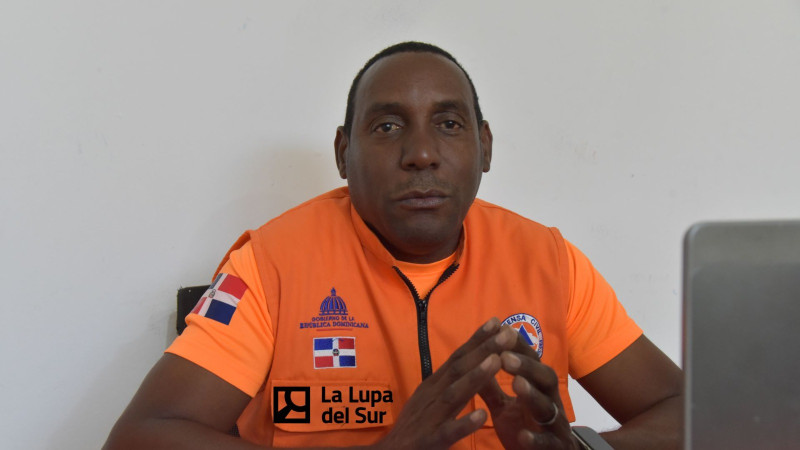 El director regional del organismo de Protección Civil en Barahona, Carlos Confidente.