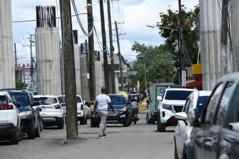 Columnas de extensión del Metro de Santo Domingo, desde la estación Mamá Tingó hacia Punta de Villa Mella.
