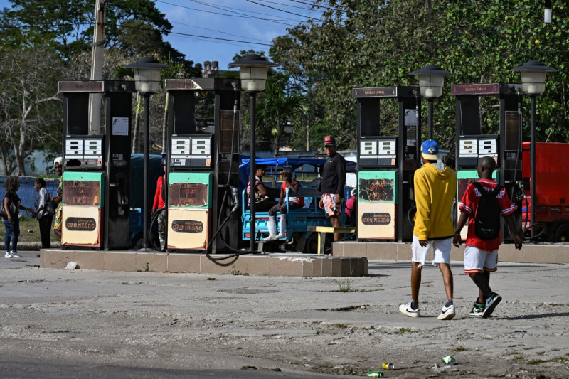 Una gasolinera permanece cerrada por falta de combustible en La Habana, Cuba, el 24 de marzo de 2026.