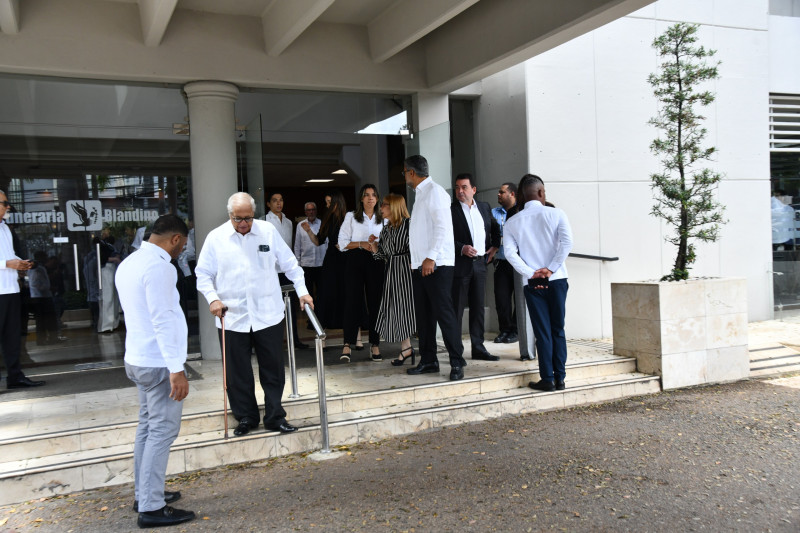 Vista de ambiente de la funeraria Blandino, lugar donde se realizaron las honras funebres del productor.