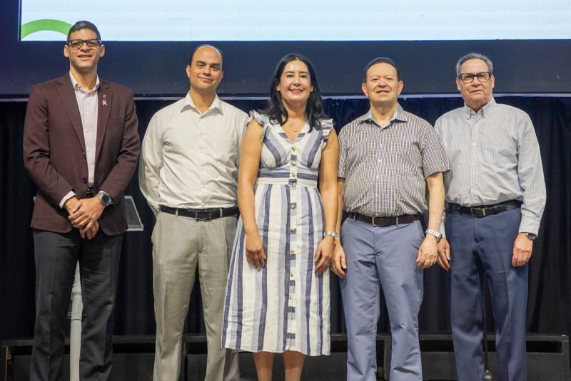 Ransis Garcia, Vingy Bello, Walesca Cano, Fernando Ortiz y José Arturo Estevez.