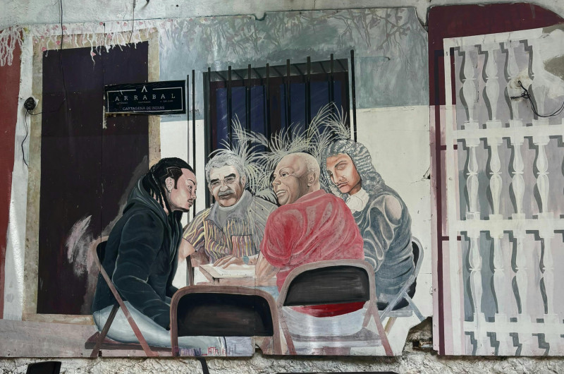 Gabriel García Márquez aparece en un mural jugando dominó