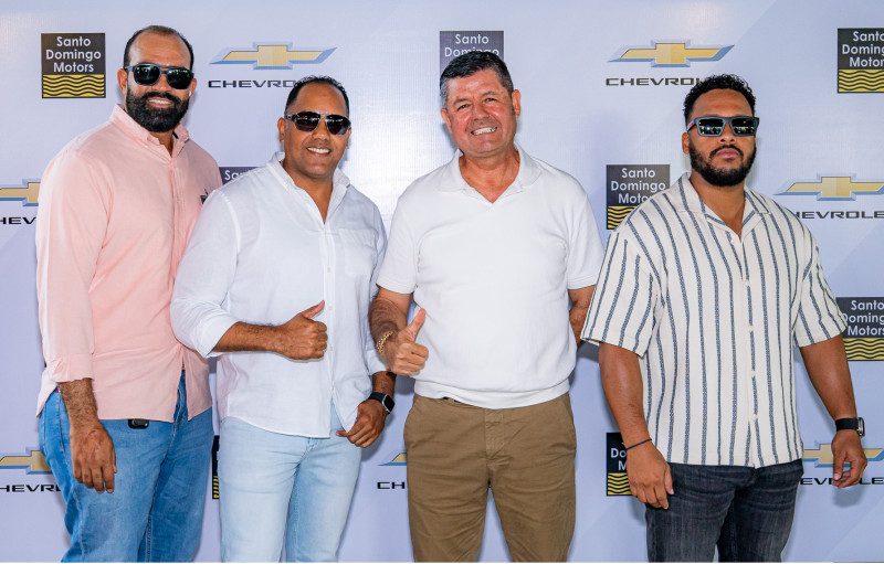 Romer Parra, Juan Carlos Flores, Mauricio Ruiz
y Franklin Castro.