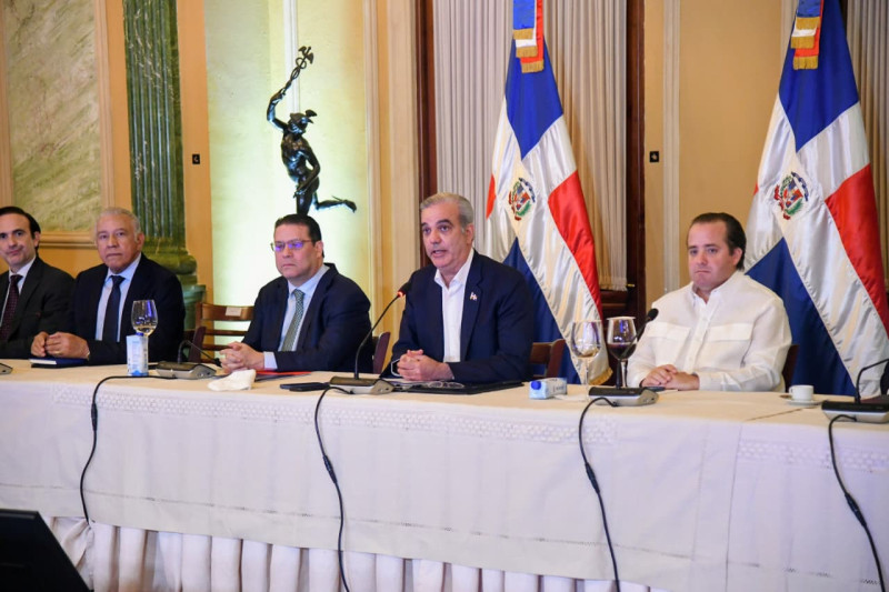 El presidente Luis Abinader tras reunión con sector empresarial.