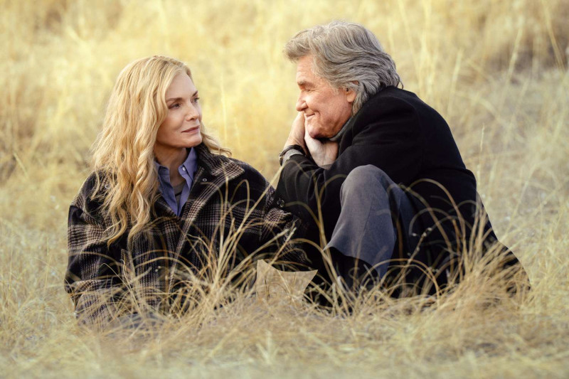 Michelle Pfeiffer y Kurt Russell en una escena de la serie "The Madison".