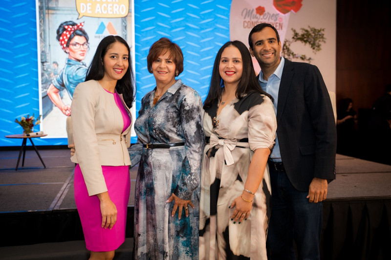 Amelia Rodríguez, Margarita Rodríguez, Laura Rodríguez y Leomar Rodríguez.