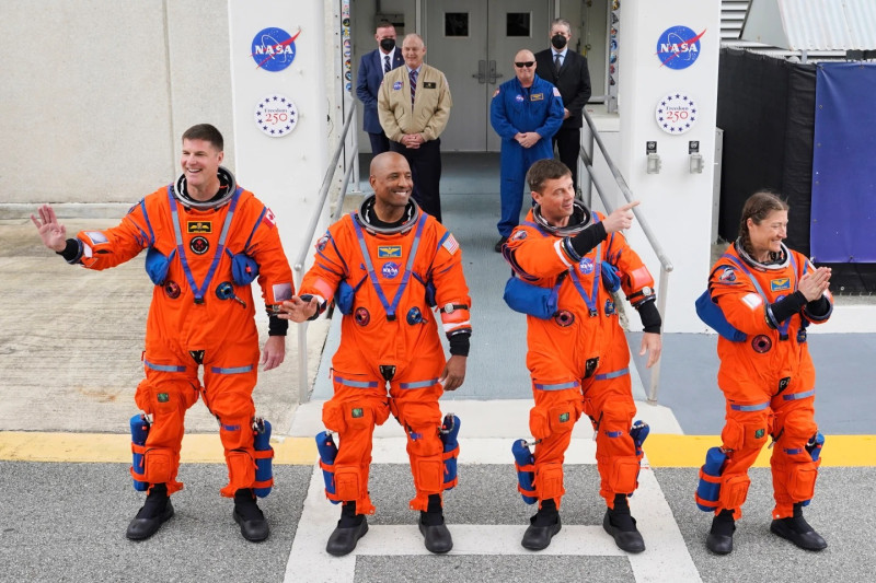 La misión Artemis II consiste en un sobrevuelo lunar realizado por cuatro astronautas.