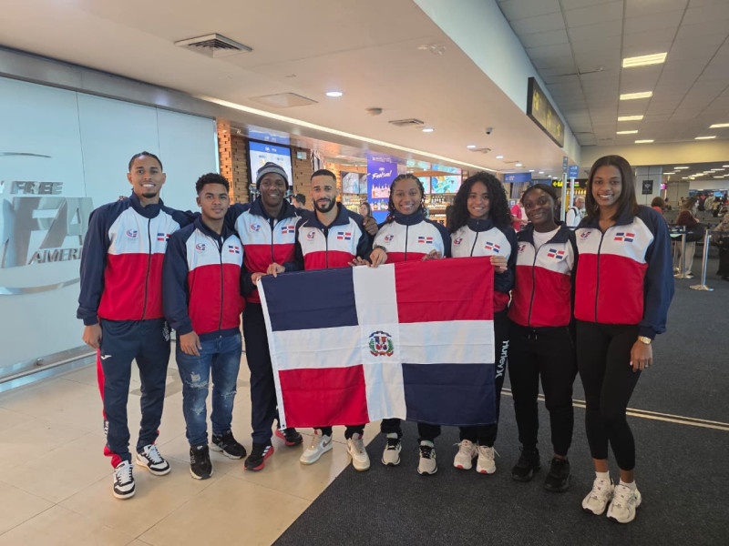 Integrantes de la selección nacional de bádminton que representan al país en competencias internacionales en Cuba y Perú.